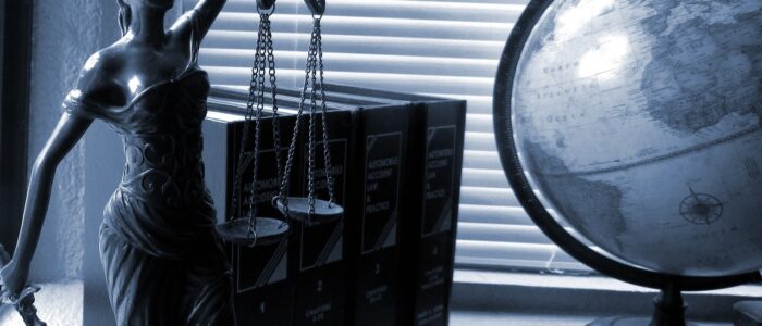 lady-justice-2388500_1280